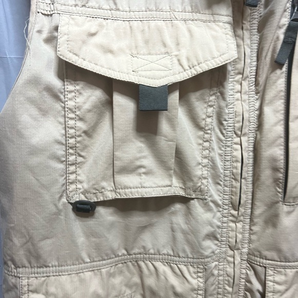Clearwater Outfitters Fishing Vest Size Large - Picture 2 of 7